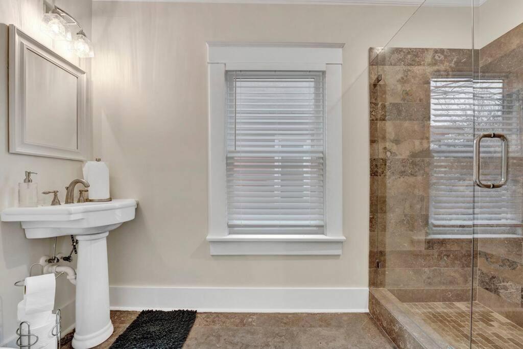 The Victorian - Elegant 3Br Home Near Overton Memphis Extérieur photo